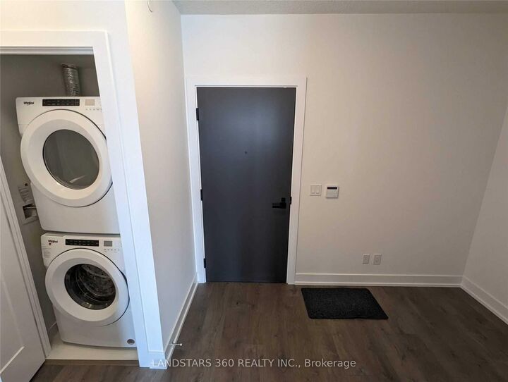 Property Photo:  25 Adra Grado Way 1006  ON M2J 0H6 