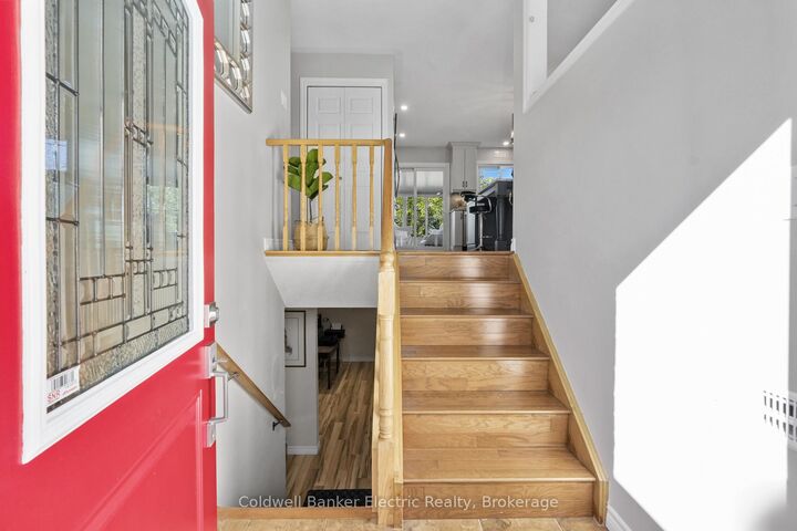 Property Photo:  1988 Mapleridge Drive  ON K9K 1Z7 