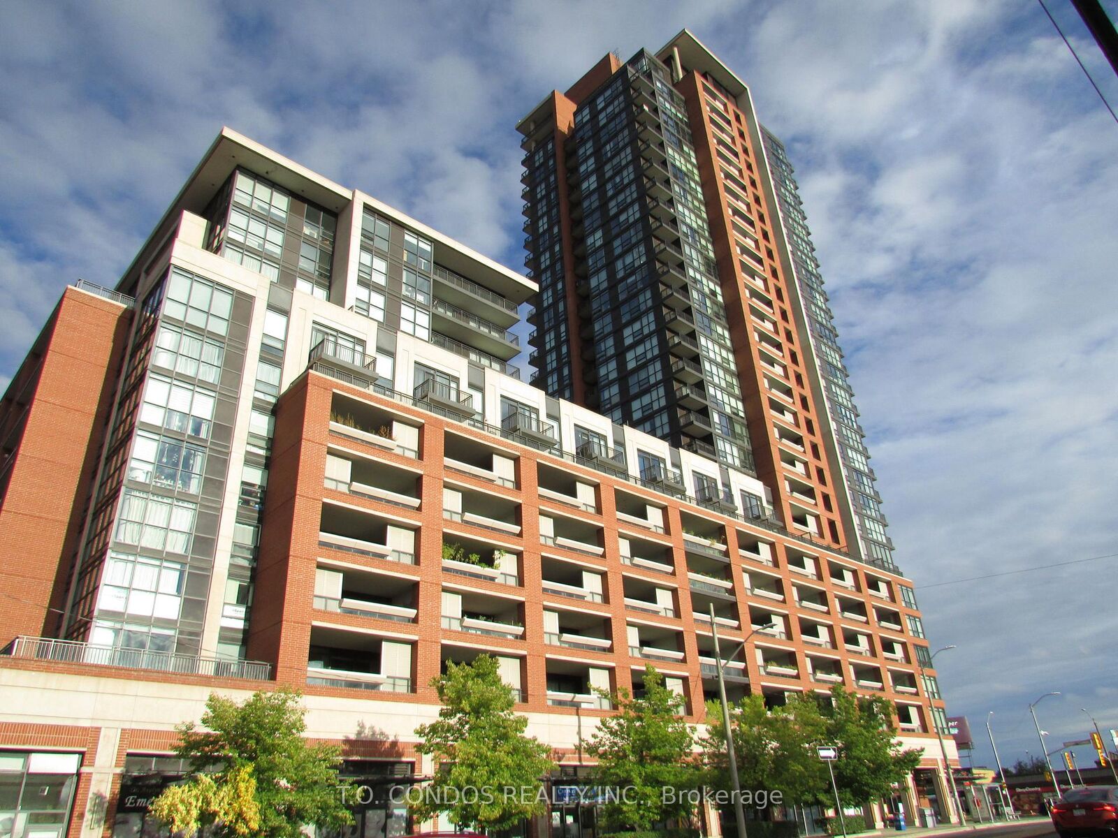 Property Photo: 830 Lawrence Avenue W 1103 ON M6A 0B6