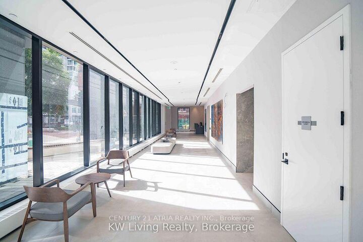 Property Photo:  609 Sherbourne Street 4007  ON M4X 0A4 