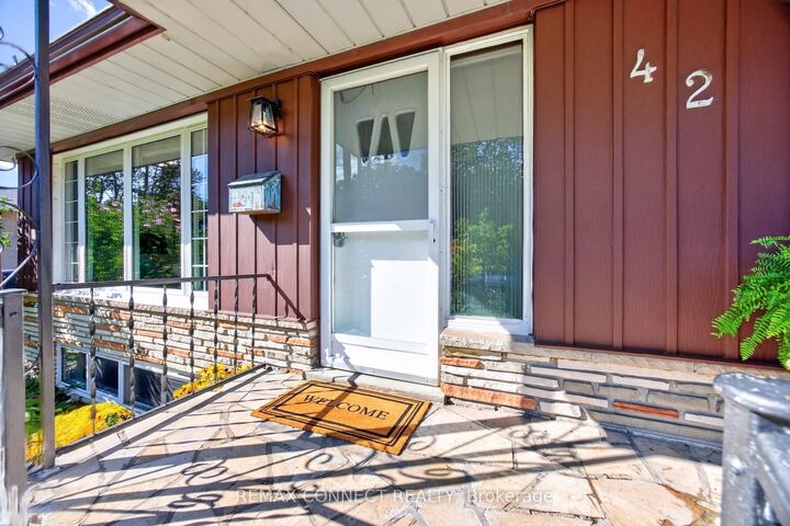 Property Photo:  42 Bainhart Crescent  ON M1H 2R3 