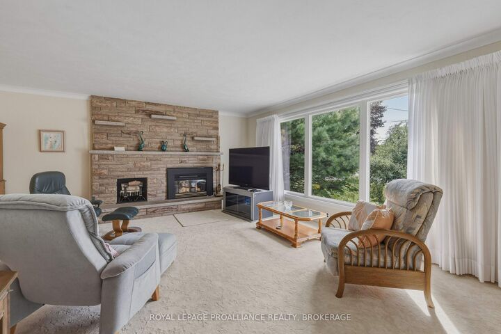 Property Photo: 424 Maple Ridge Drive ON K7M 5P3