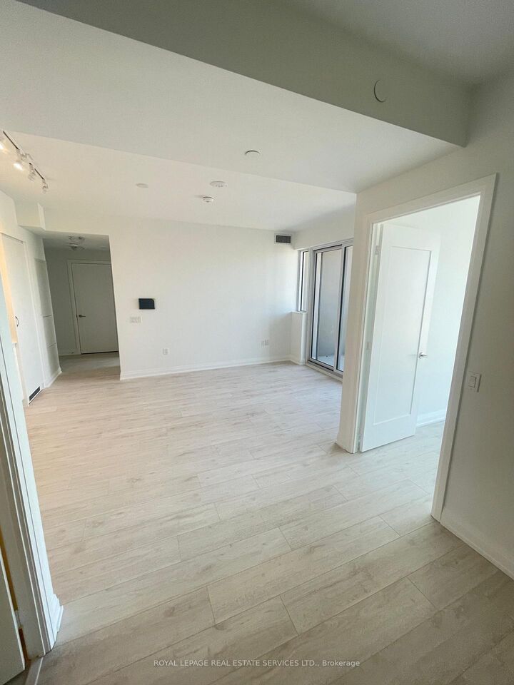Property Photo:  412 Silver Maple Road 518  ON L6H 7X8 