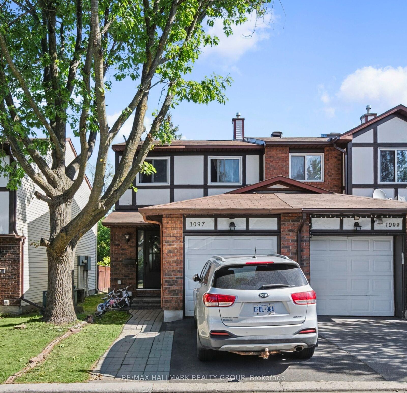 Property Photo:  1097 Millwood Court 41  ON K1C 3E9 