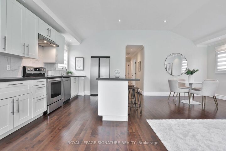 Property Photo:  17 Flora Drive  ON M1P 1A1 