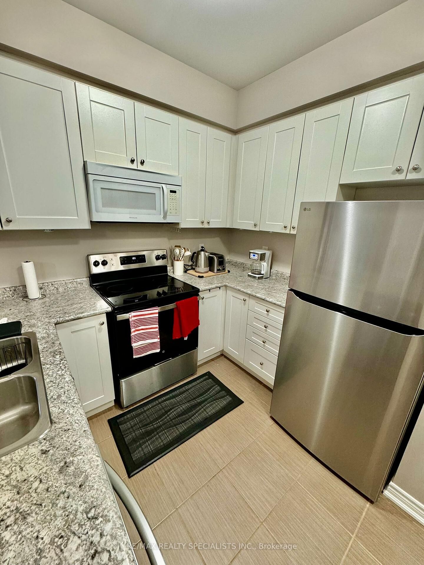 Property Photo:  2339 Sawgrass Drive 202  ON L6H 0L1 