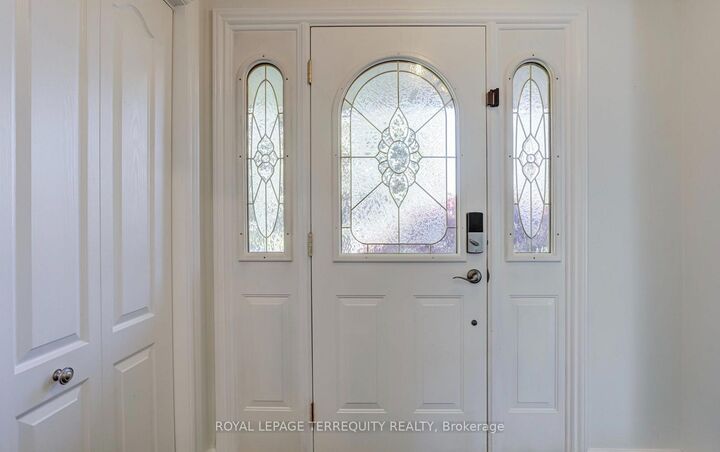 Property Photo:  2474 Yarmouth Crescent  ON L6L 2M8 