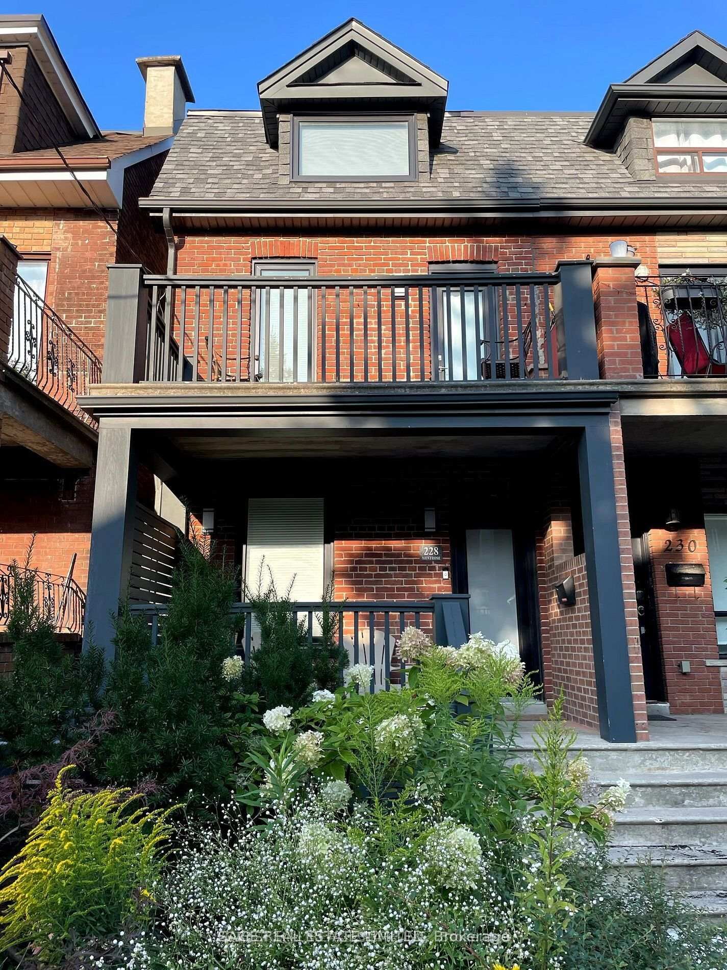 Property Photo:  228 Montose Avenue Lower  ON M6G 3G7 