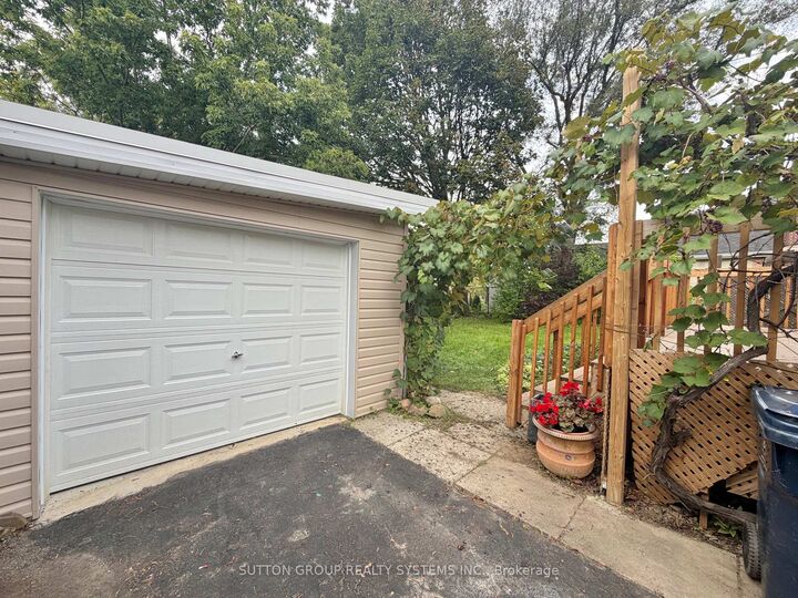 Property Photo: 26 Compton Crescent ON M3M 2C2
