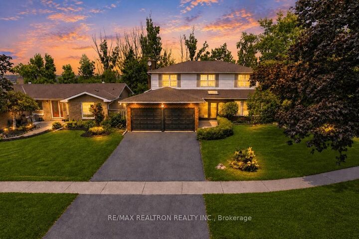 Property Photo:  18 Debra Crescent  ON L4N 3T1 