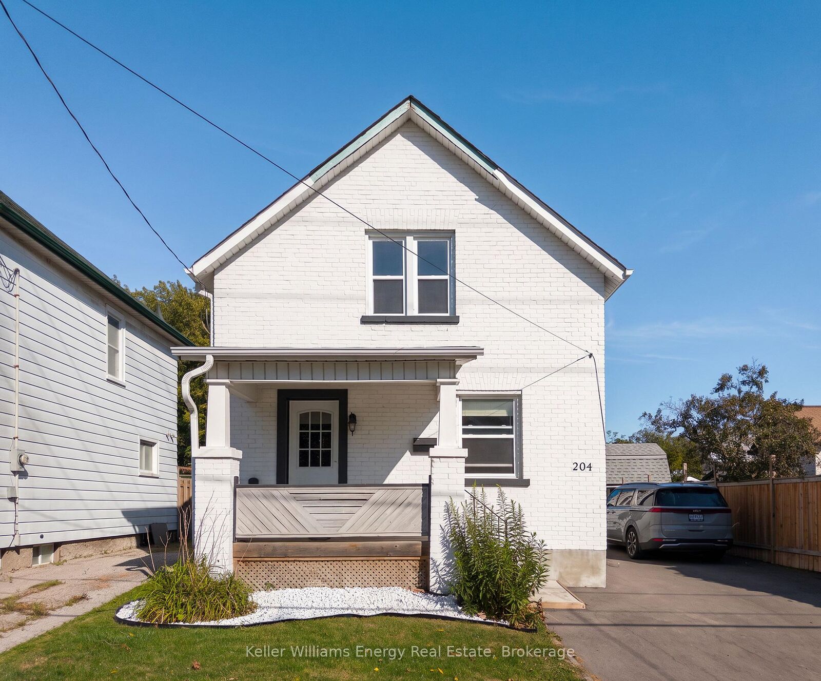 Property Photo:  204 Gibb Street  ON L1J 1Y7 