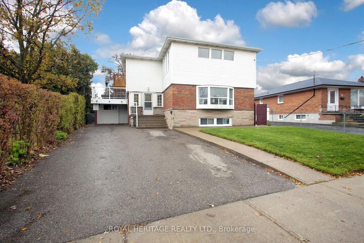 Property Photo:  4 Brantwood Drive  ON M1H 2G6 