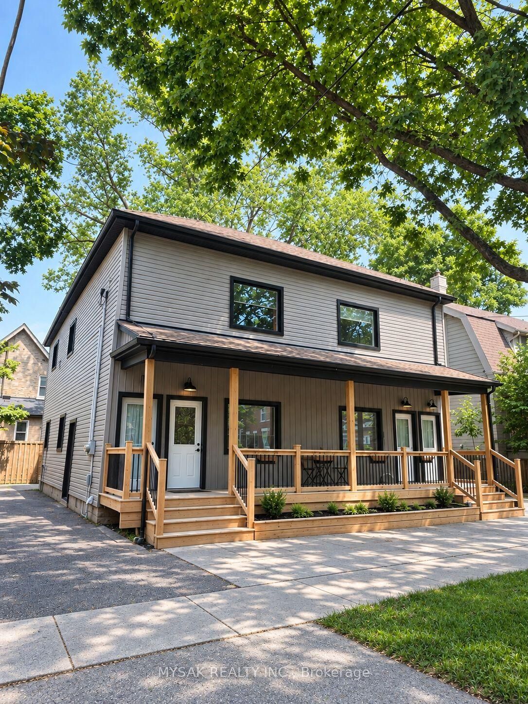 Property Photo:  12-14 Victor Street S  ON N6C 1B7 