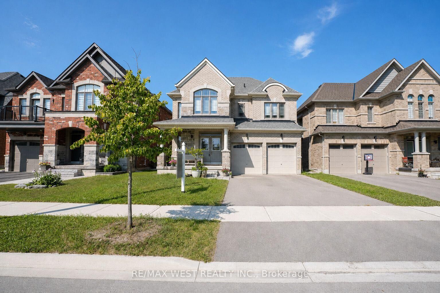 Property Photo:  206 Dog Wood Boulevard  ON L9N 0X1 