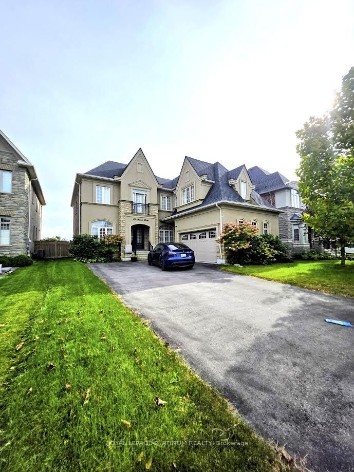 Property Photo:  25 Munsie Drive  ON L7B 0N8 