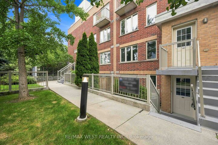 Property Photo:  20 Elsie Lane 122  ON M6P 3N9 