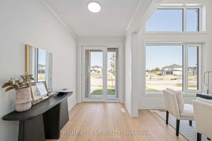 Property Photo:  337 Manhattan Drive  ON N6K 0L5 