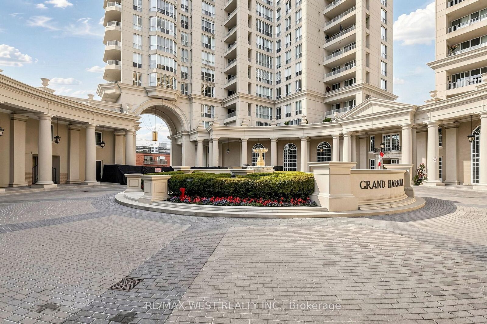 Property Photo:  2287 Lake Shore Boulevard W 1404  ON M8V 3Y1 