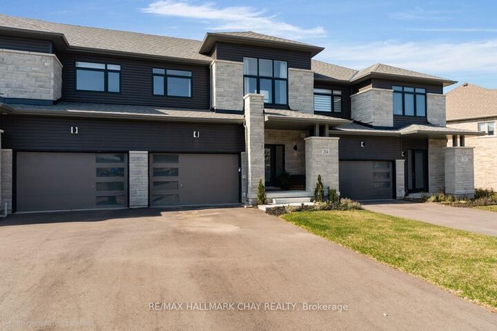 Property Photo: 204 Rosanne Circle ON L9Z 0N3