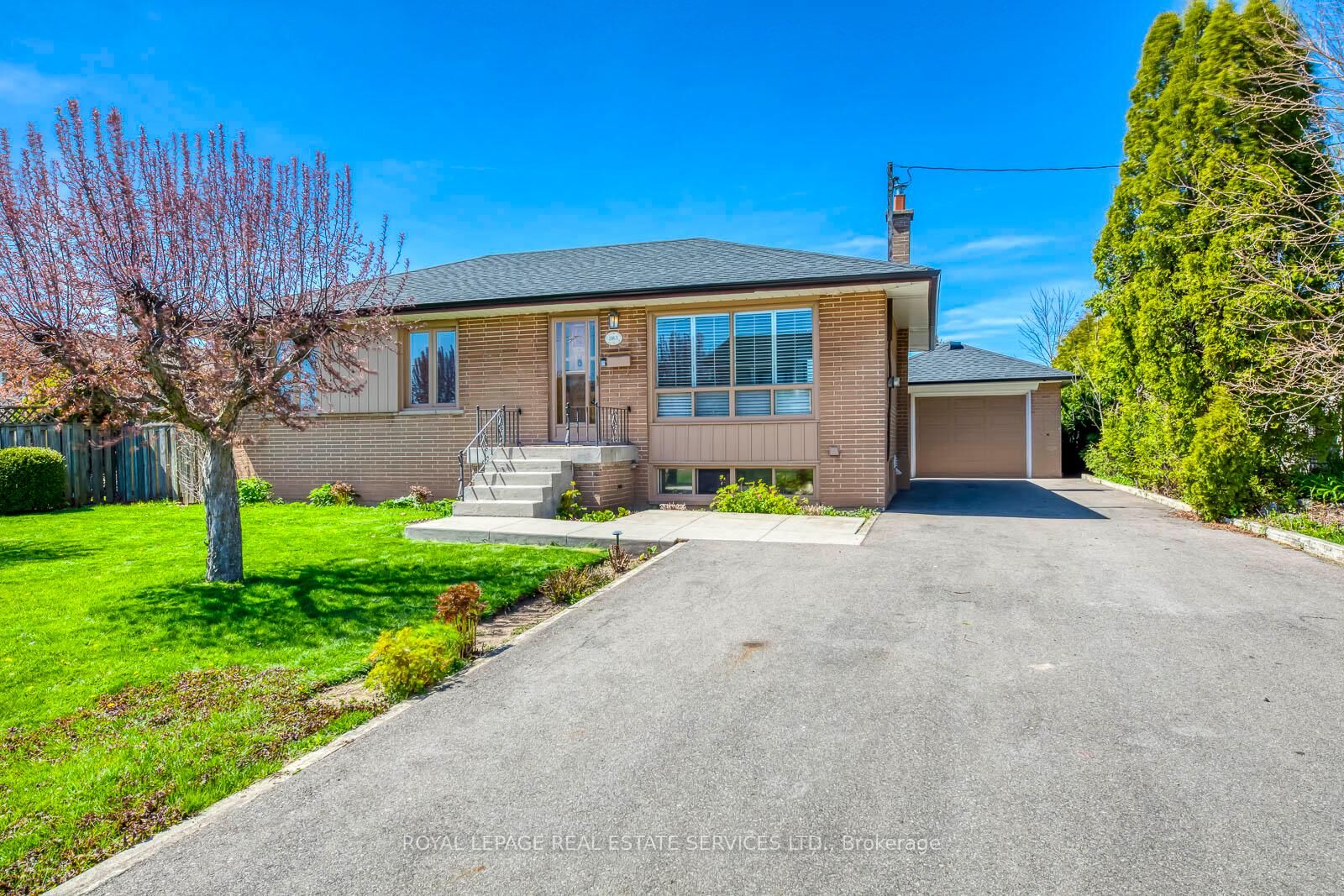 Property Photo:  383 Wentworth Street Bsmt  ON L6K 1X1 