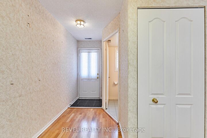 Property Photo:  1400 The Esplanade N/A N 411  ON L1V 6V2 