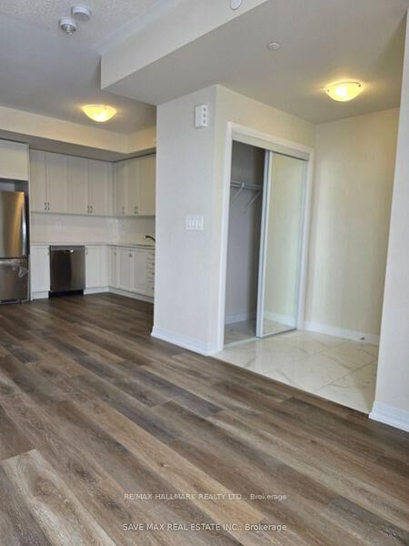 Property Photo:  1581 Rose Way 125  ON L9T 7E7 