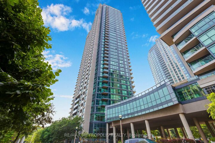 Property Photo:  215 Fort York Boulevard 208  ON M5V 4A2 