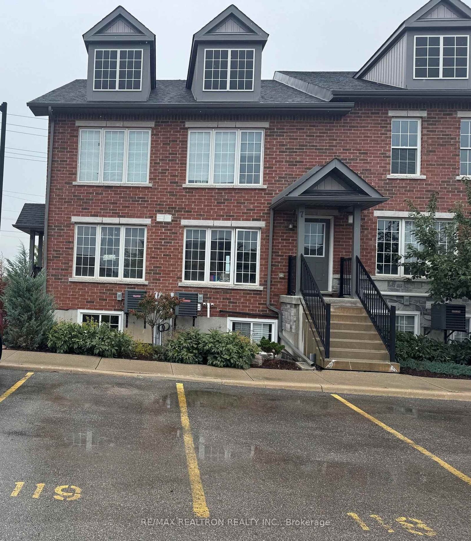 Property Photo: 252 Penetanguishene Road 8 ON L4M 7C2