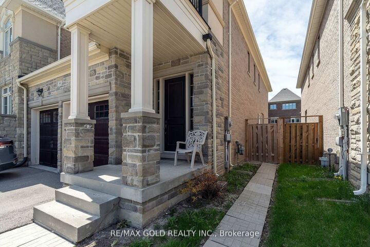 Property Photo:  54 Robert Berry Crescent  ON L7B 1L4 