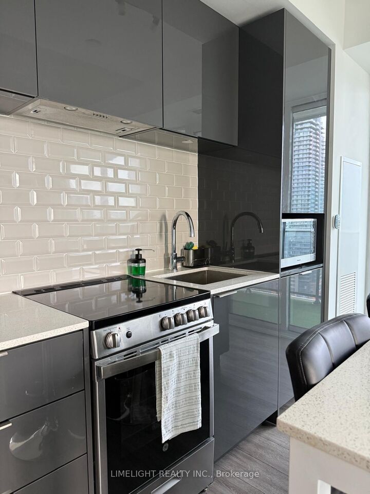 Property Photo:  70 Annie Craig Drive 2009  ON M8V 0C5 