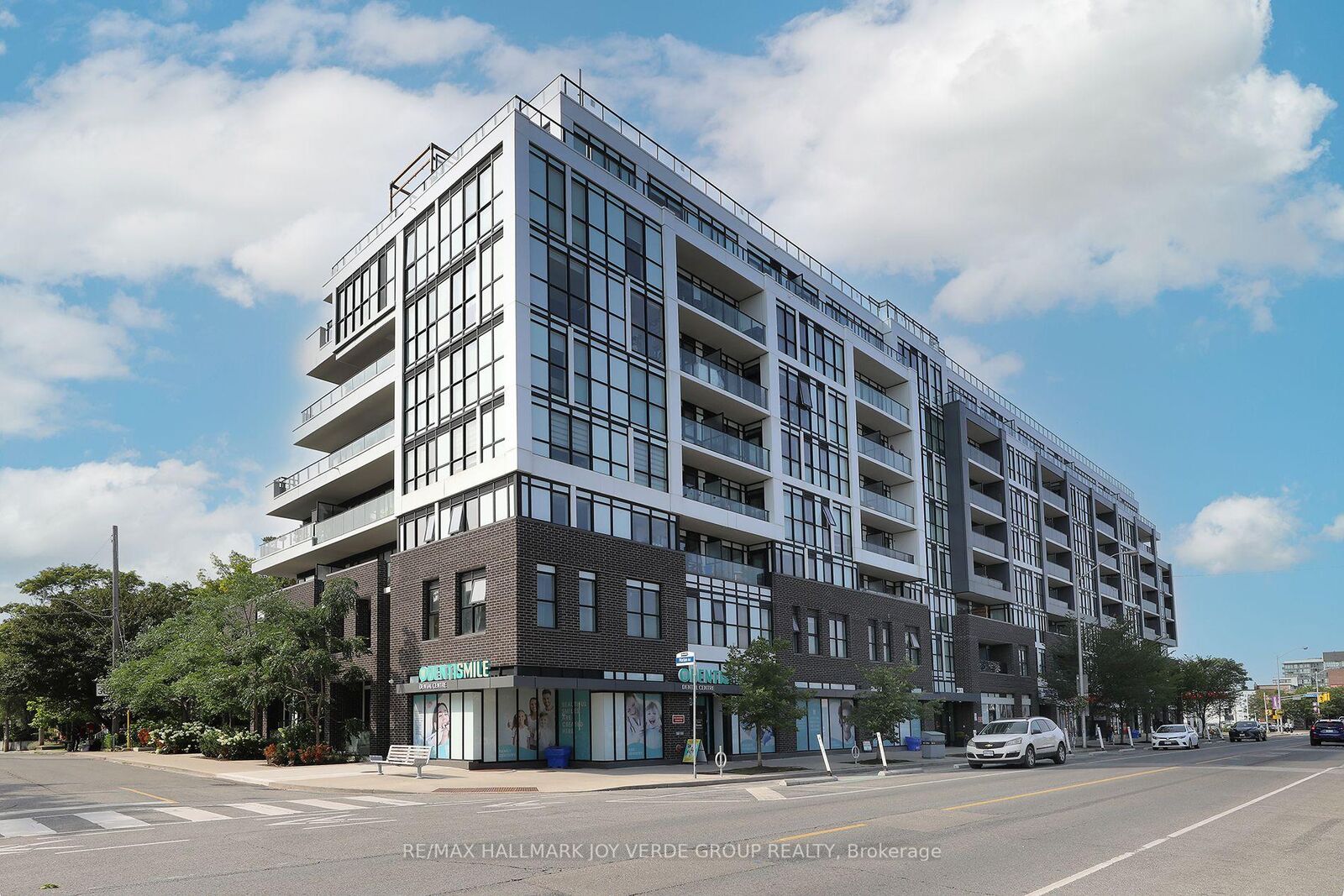 Property Photo:  2301 Danforth Avenue 616  ON M4C 0A7 
