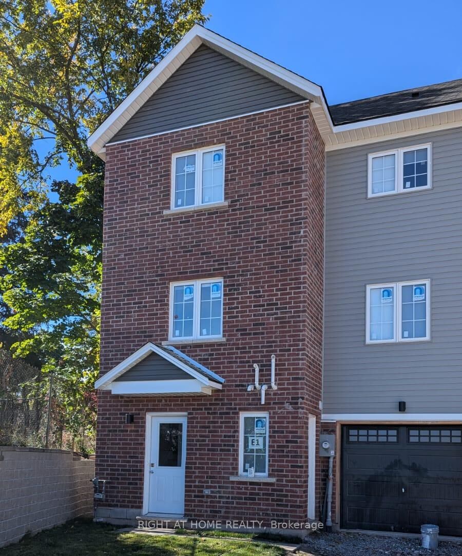 Property Photo:  139 Highriver Trail  ON L3C 0H6 
