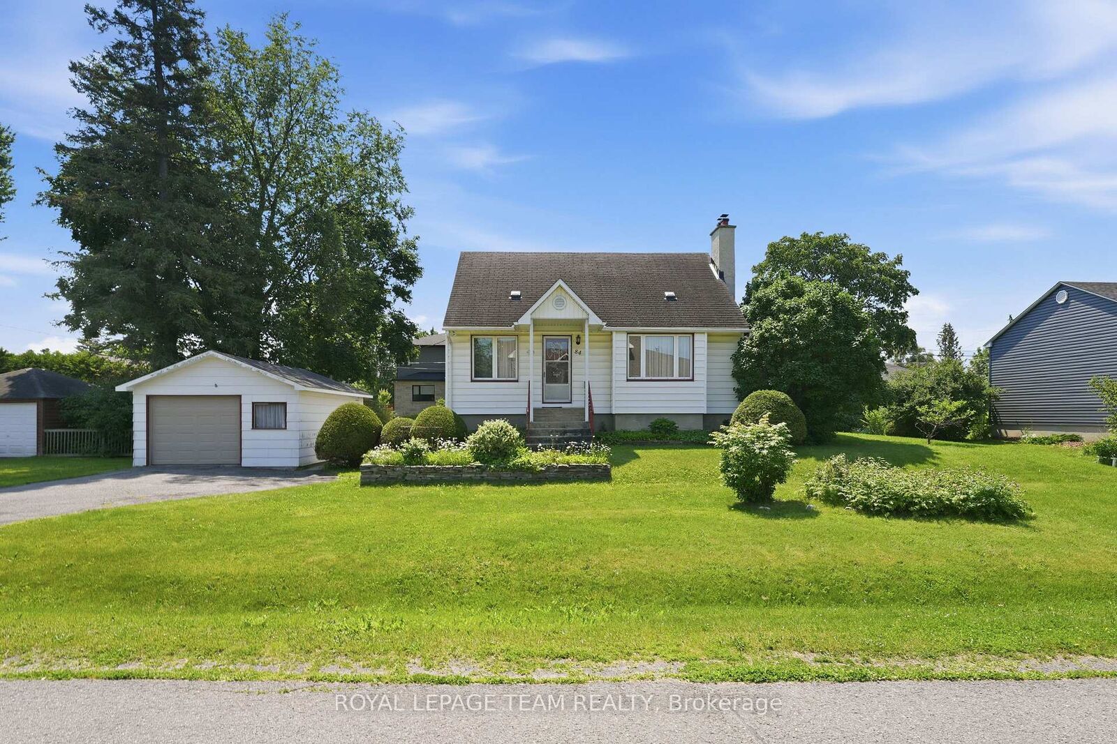 Property Photo:  84 Rita Avenue  ON K2G 2H1 