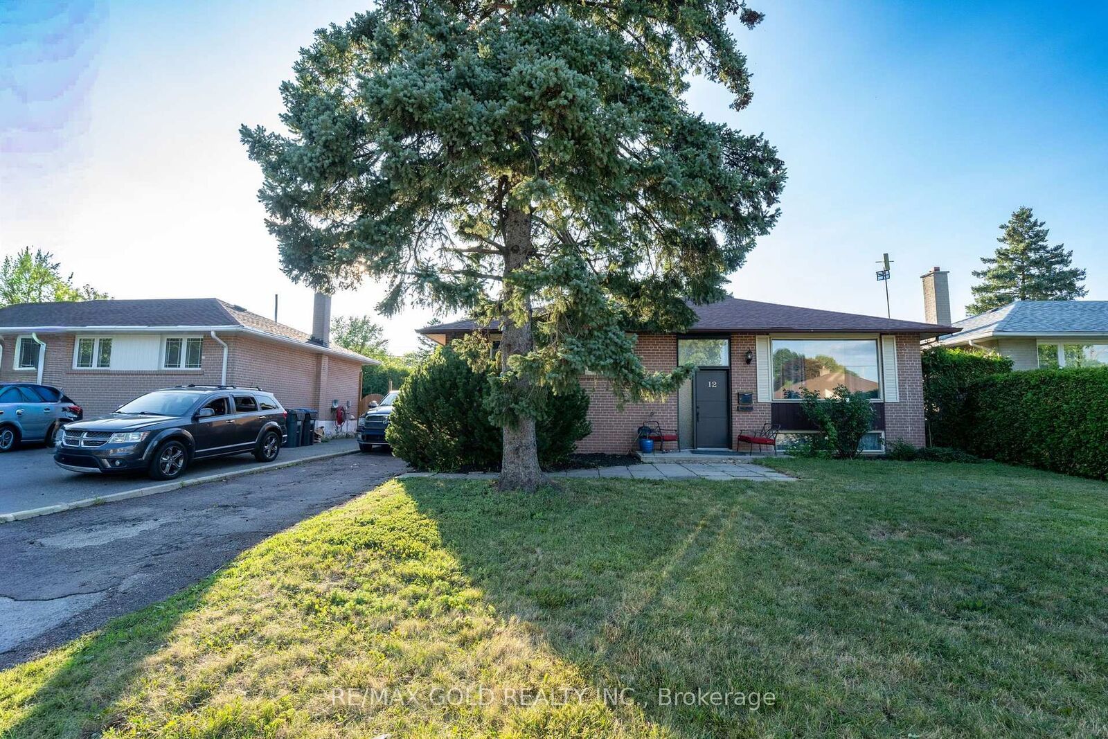 Property Photo:  12 Alexandria Crescent  ON L6T 1N3 