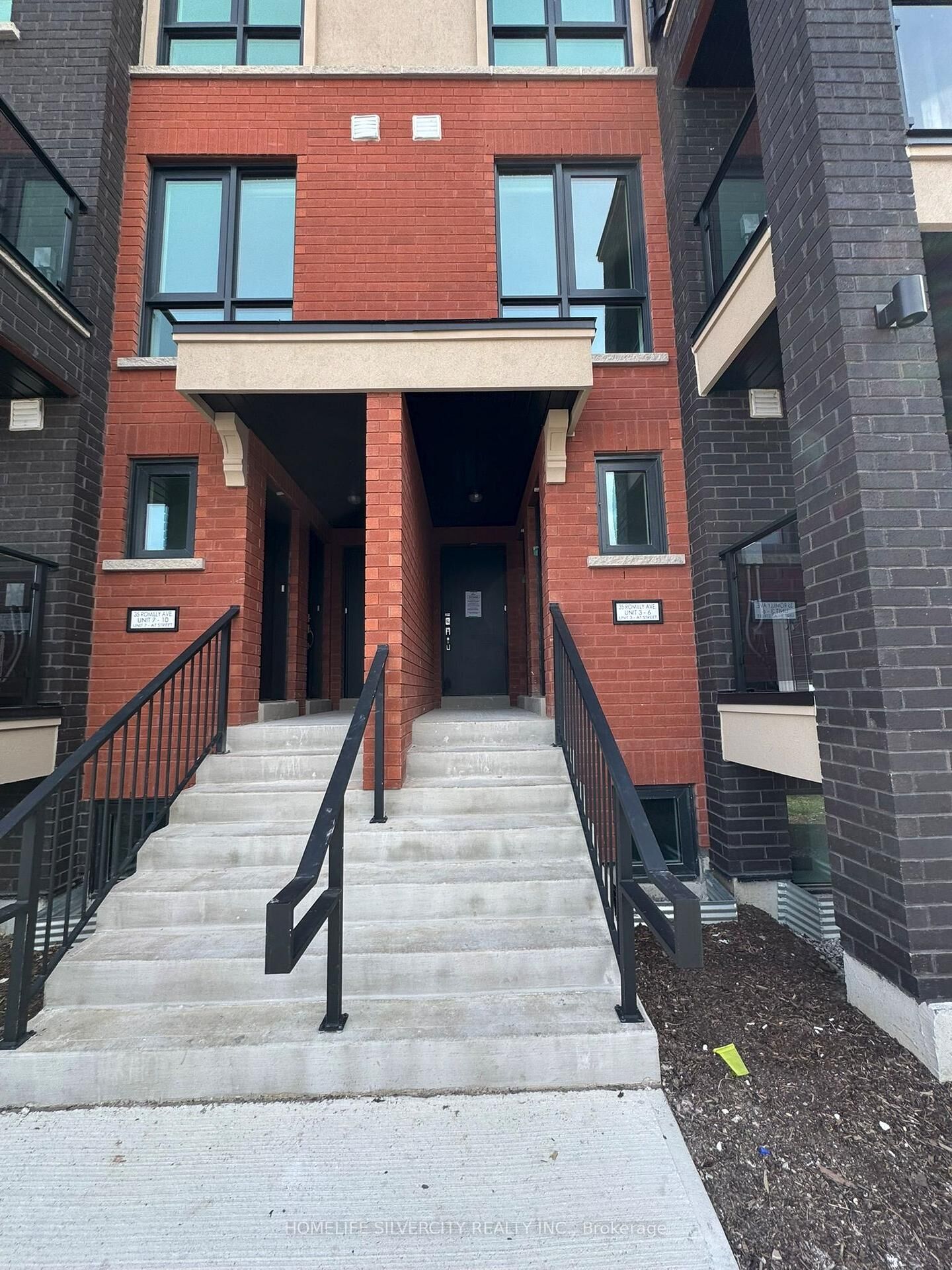 Property Photo:  35 Romilly Avenue 6  ON L7A 5L8 