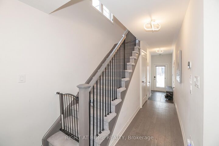 Property Photo:  30 Caspian Square  ON L1C 7G3 