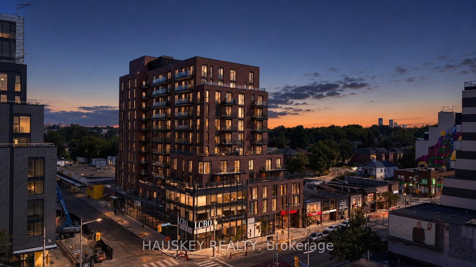 Property Photo:  185 Alberta Avenue 1001  ON M6C 0A5 