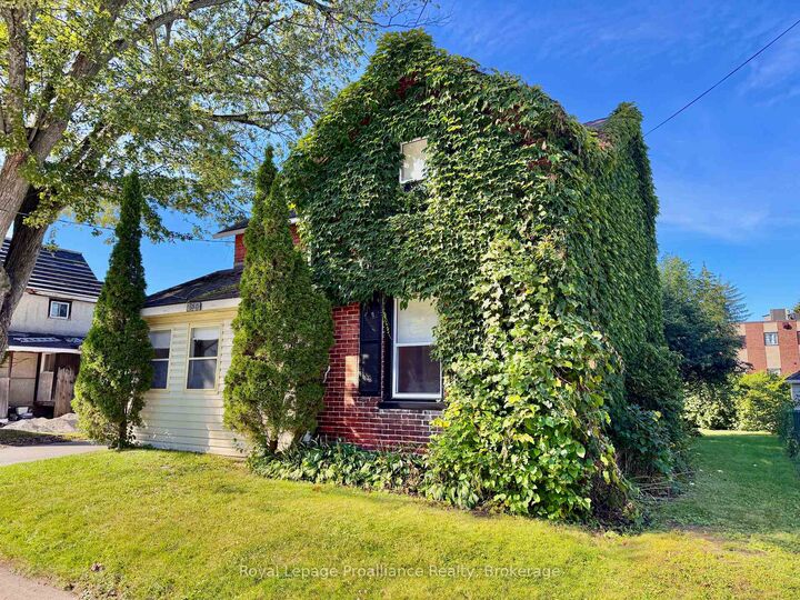 Property Photo:  166 Burnham Street  ON K8N 3R9 