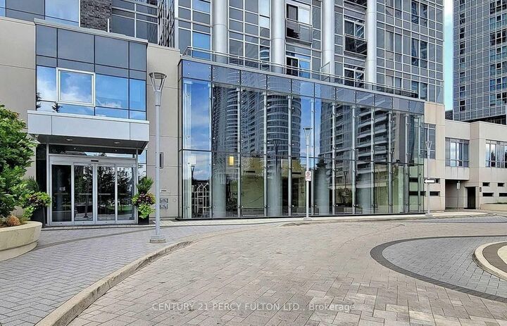 Property Photo: 255 Village Green Square 2405 ON M1S 0L7