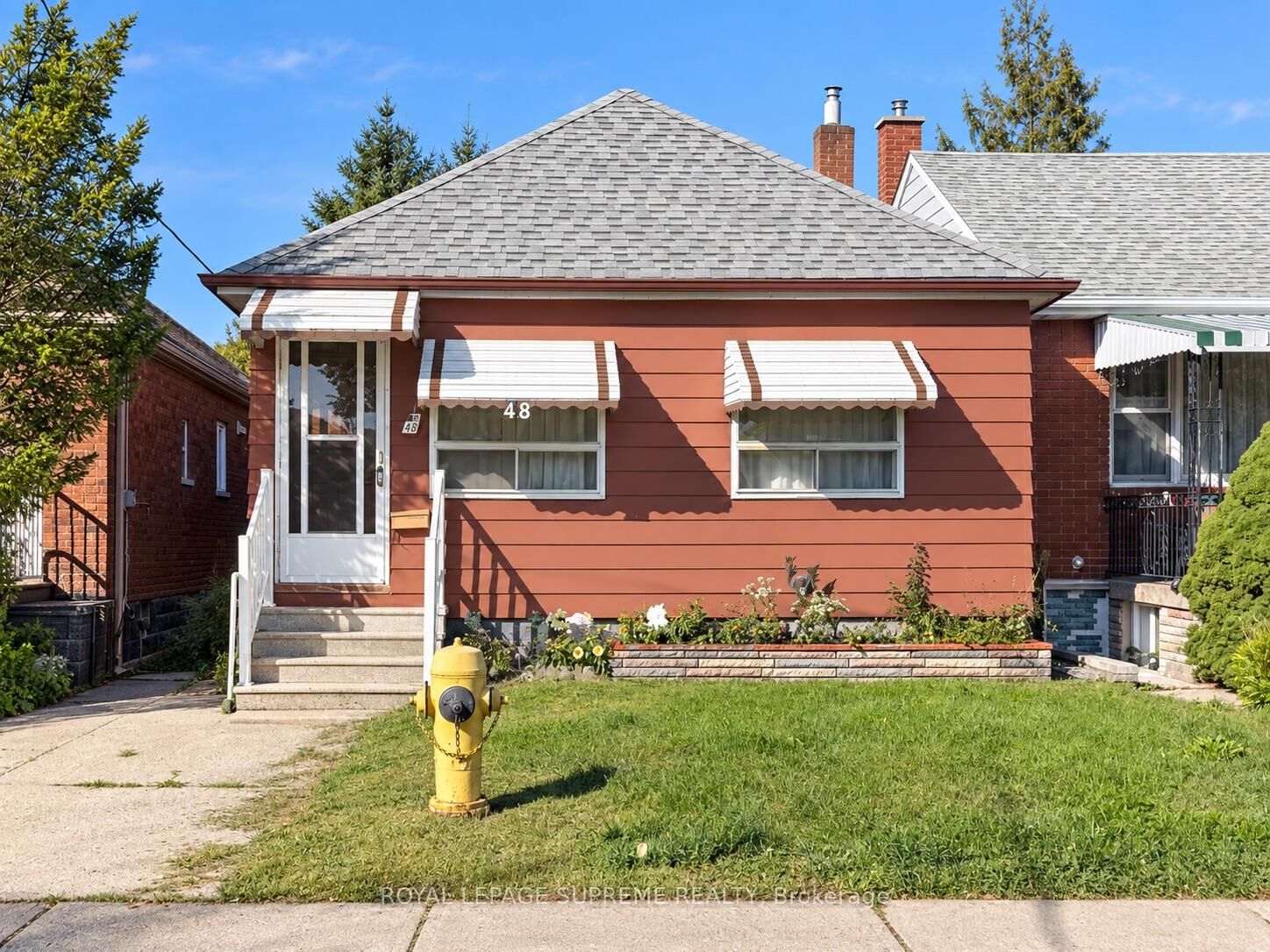 Property Photo:  48 Mould Avenue  ON M6N 3Z9 