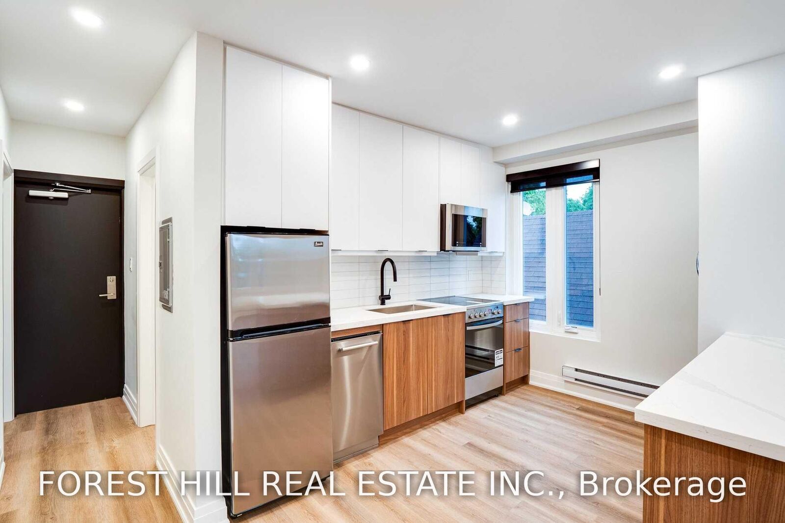 Property Photo: 1 Greensides Avenue 5 ON M6G 3P5