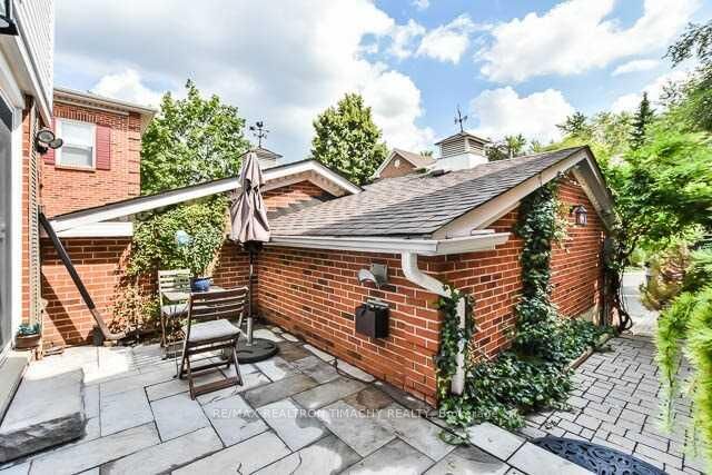 Property Photo: 91 Confederation Way ON L3T 5R4