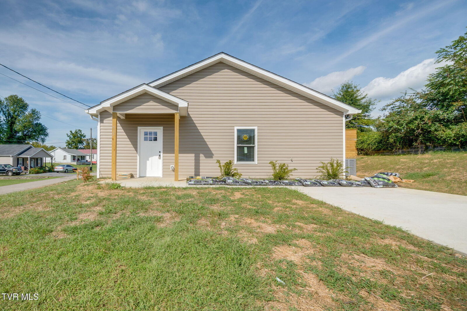 Property Photo:  