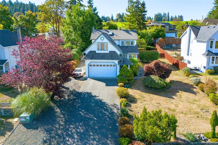 Property Photo: 4525 Lambourn Dr BC V0R 1N2