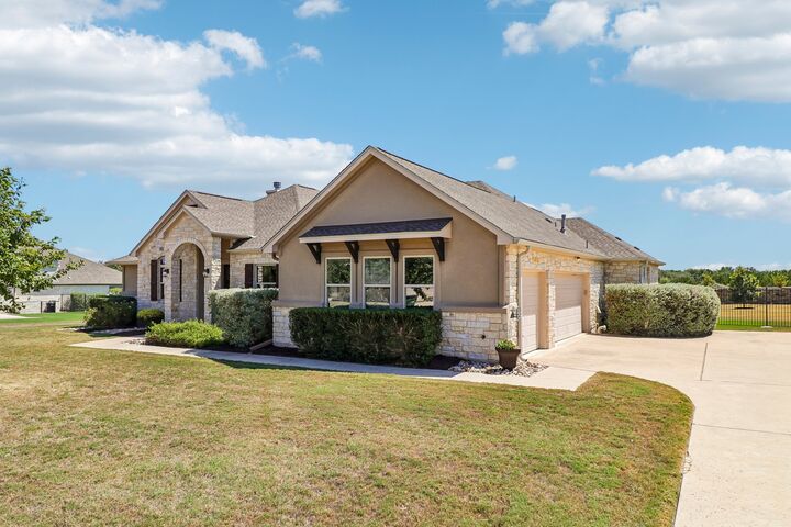 Property Photo:  2640 Great Owl Pass  TX 78641 