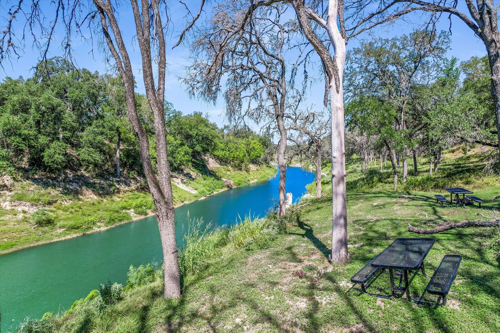 Property Photo: 2038 Paradise Parkway TX 78133