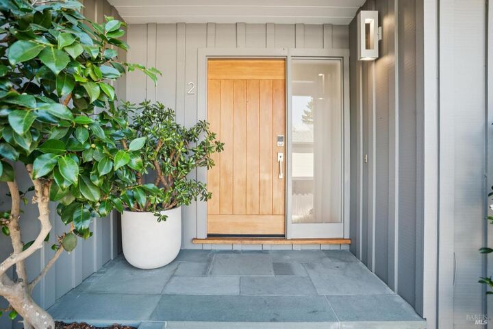 Property Photo:  2 La Loma Court  CA 94901 