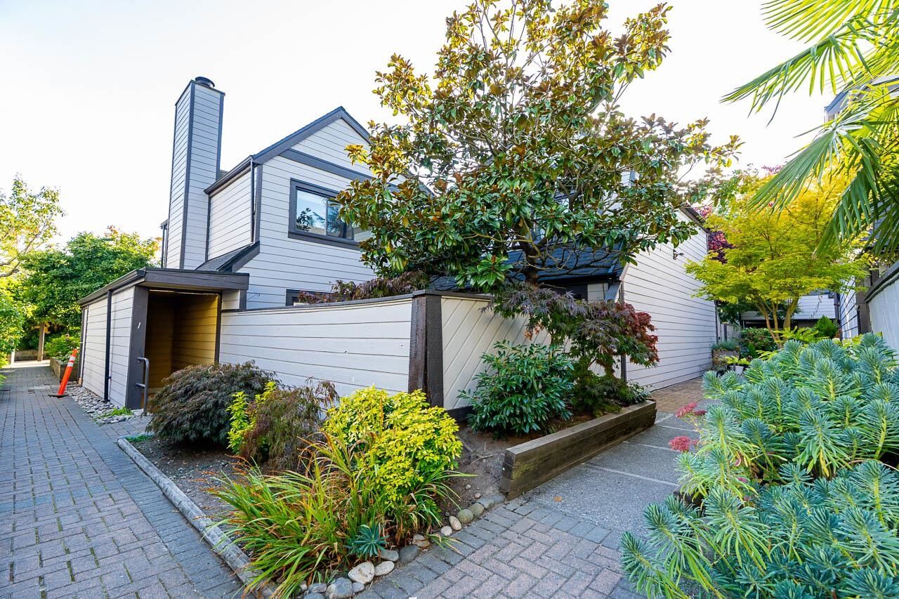 Property Photo:  5421 10th Avenue 159  BC V4M 3T9 