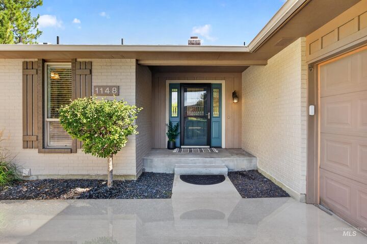 Property Photo: 1148 N Eagle Hills Way ID 83616