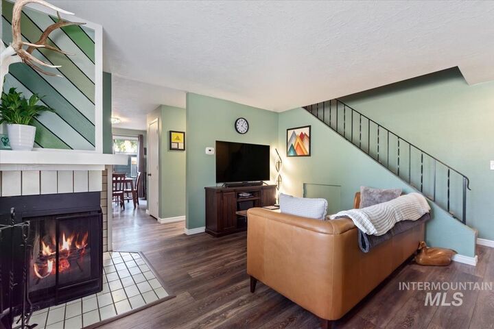 Property Photo: 6879 W Maxwell Ln ID 83704